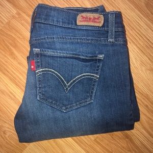 Women’s Levi’s 524 skinny jean, 26/32